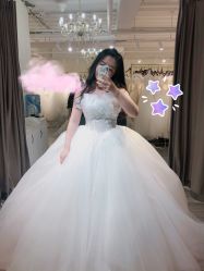 -满庭芳婚纱礼服店