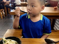 -丽虹云南过桥米线(兴工街店)