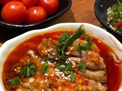 剁椒冒脑花-串门邻居串串火锅(云南南路店)