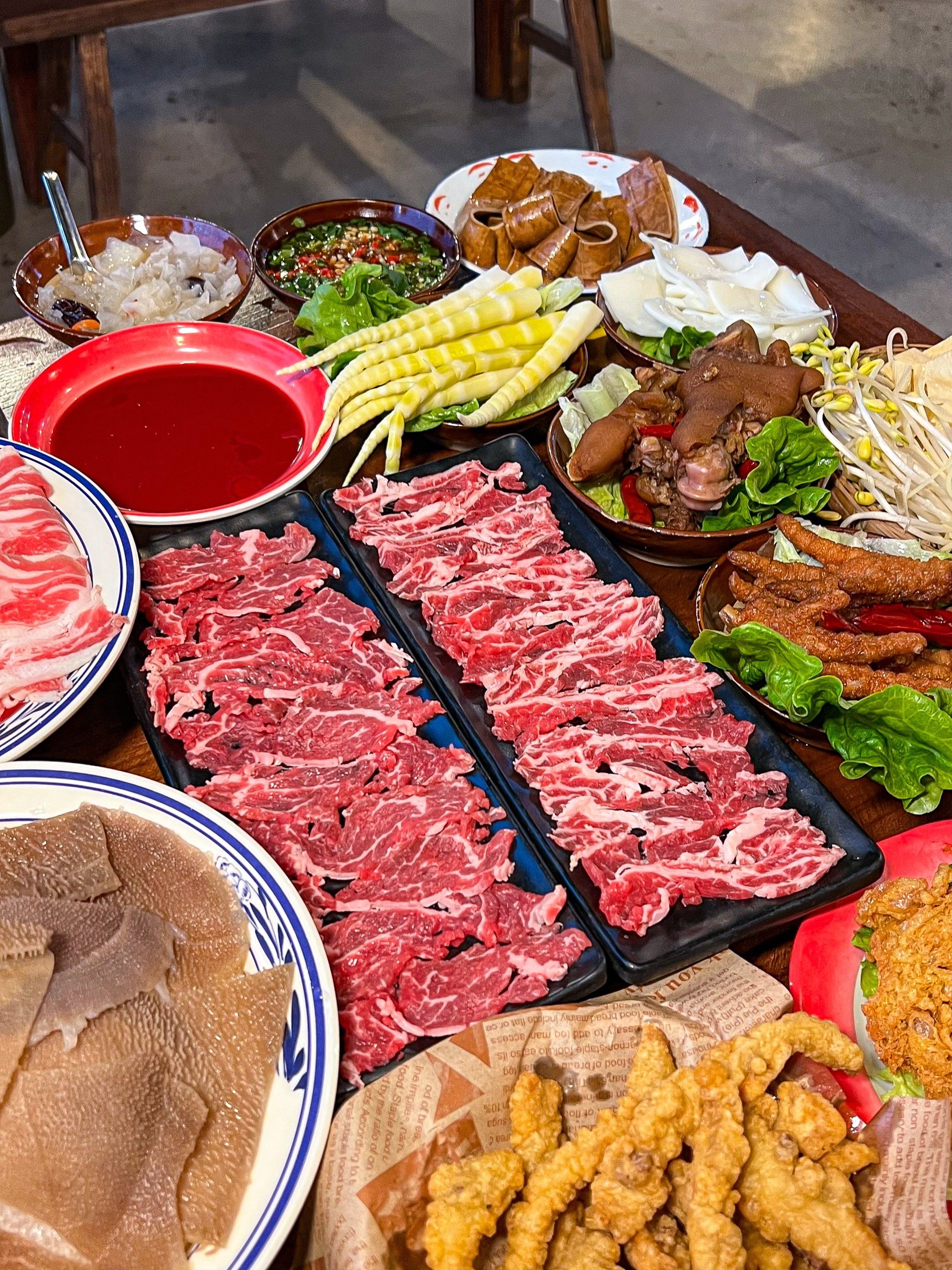 在椒江!这才是重庆本地人爱吃的火锅!