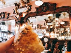 -Majestic Café