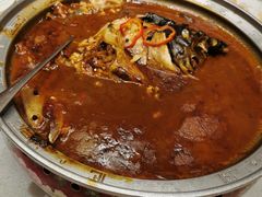 鱼头红焖+鱼丸清炖-解家河南菜(商鼎路店)