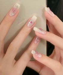 -悦指间美甲美睫