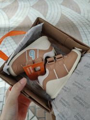 -爱婴室(上海百联中环店)