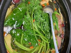 -陆记牛庄·碳锅龙虾烧烤(爱上花园店)