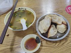 -黄阿姨锅贴大王(万航渡路店)