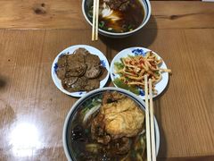 -矮子粉店1985·长沙米粉(湘春路店)
