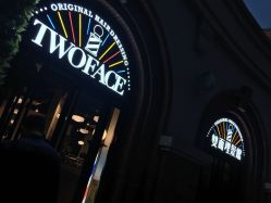 -TWOFACE 双面理发馆
