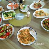 仿佛他们的存在就是为了满足顾客的每一个小小愿望