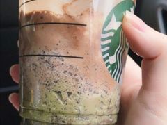 抹茶巧克力碎片星冰乐-星巴克(青岛火车北站候车大厅店)