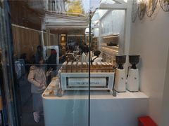 面包甜点陈列柜-% Arabica阿拉比卡咖啡(武康路店)