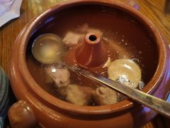 云南名材汽锅鸡&nbsp;/例-丽江金茂凯悦臻选酒店-滇香馆