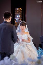 -禕·愫白婚纱商店