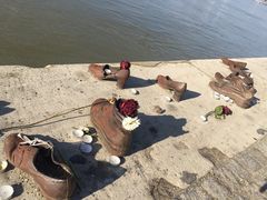 -多瑙河畔鞋履雕塑