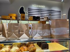 面包甜点陈列柜-CHOCMONS巧克怪兽(屏风街店)
