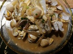 -虾弄弄海派小龙虾·牛羊蝎子火锅