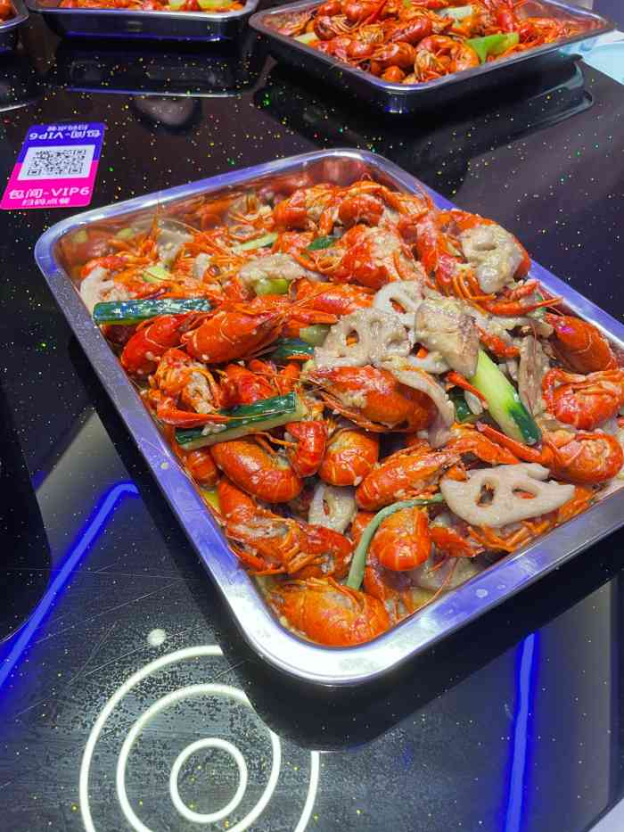 徐氏汉东龙虾(松江店)-"[薄荷]环境:工业酒吧风,店内蓝色为主,.