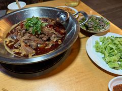 -大众跷脚牛肉馆·非遗传承单位(峨眉山店)