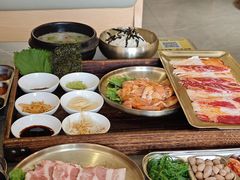 -围炉肉舍•炭烤活鳗•丹东海鲜烤肉(步行街店)