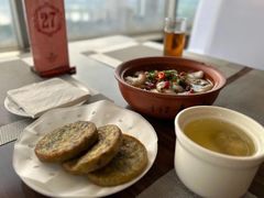 特色韭菜盒子-东方豪景花园酒店·怡景旋转餐厅