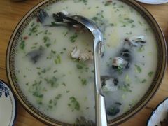 奶汤鱼头-美顺香食府鱼头老店(雪野湖店)
