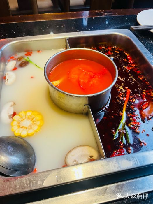 渝利重庆火锅图片