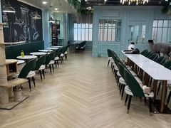 -安格丽娜·狗咖·猫咖羊驼咖(春熙路百盛商场店)