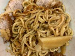 -松树干拌面店