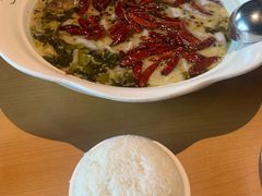 -江渔儿酸菜鱼专门店(明珠广场店)