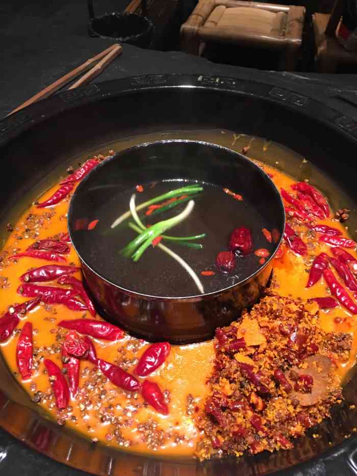 重庆大枫火锅(南下塘店)-"一家网红店,好评如潮,拉上闺蜜一起来尝鲜.