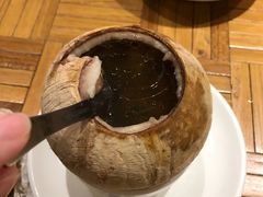 泰国椰皇炖乌鸡汤-陈鹏鹏潮汕菜(欢乐海岸 海边景观店)