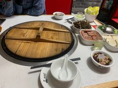 -鲁员外地锅鸡地锅鱼(古墩路店)