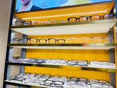 -优医视平价眼镜蔡司依视路折扣工厂店(十里堡店)