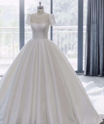 -不晚国际婚纱礼服