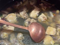 -果松木炭酸菜铜火锅·外婆参鸡汤