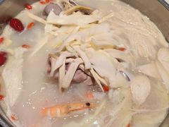 -三人行骨头王火锅(长寿店)