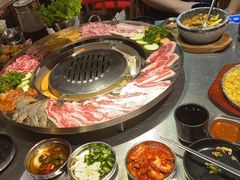 -哈哈碳都·牛肋条无限自助烤肉(台江万达店)