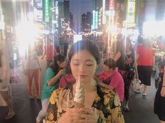 -六合夜市