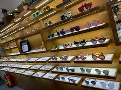 -罗伯特眼镜·蔡司官方授权(罗湖国贸店)