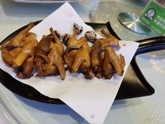 盐焗乳鸽·招牌推荐-顺丰轩园林酒家(天河店)