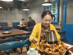 大堂-超越炭火牛蛙火锅鸡(河东店)
