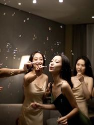 点击看大图 -挪娅婚纱摄影皇家会所