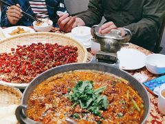 -万重锦·人文川菜馆(骡马市店)