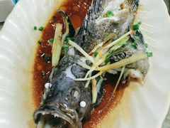 清蒸石斑鱼-四川小胡子海鲜(丁村万人海鲜广场店)