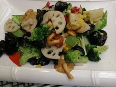 -雅逸居海鲜小厨