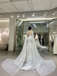 点击看大图 -艾米丽婚纱礼服