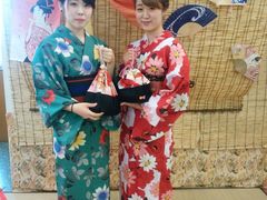 -东京都浅草樱花和服租赁店