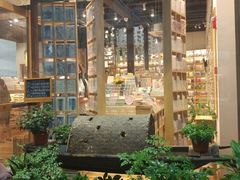 -猫的天空之城概念书店(杭州南宋御街店)