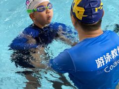 -梦翔龙湖滟澜山游泳俱乐部