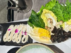 -泓炙颐凤鲜海鲜火锅料理(桐乡店)